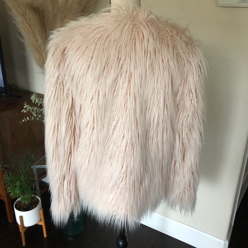 FUR! Blush Pink Faux Fur Jacket - Size Medium - Picture 8 of 11